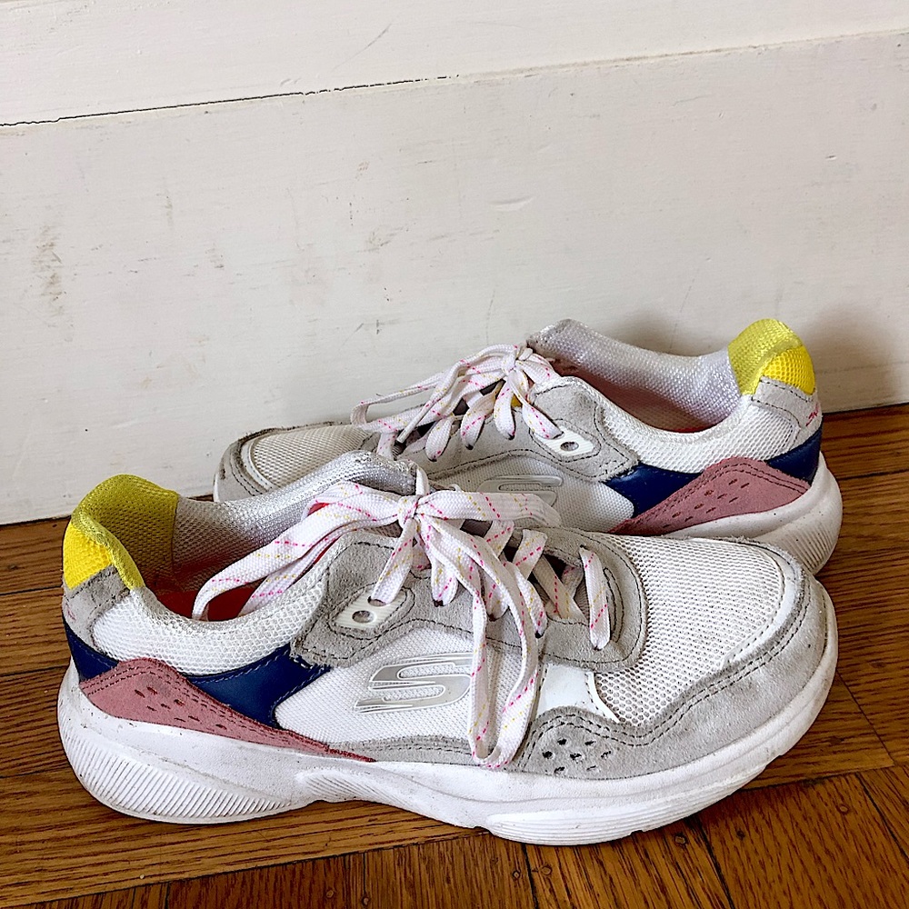 sketcher shoes memory foam size 5.5 woman